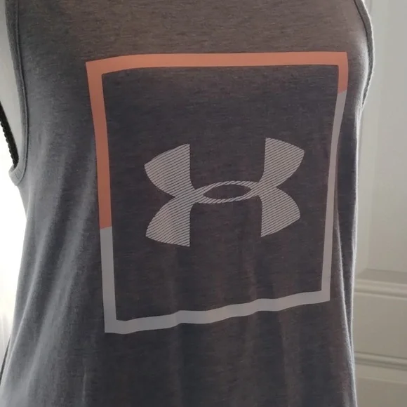 Under Armour Sleeveless Shirt - Picture 3 of 6